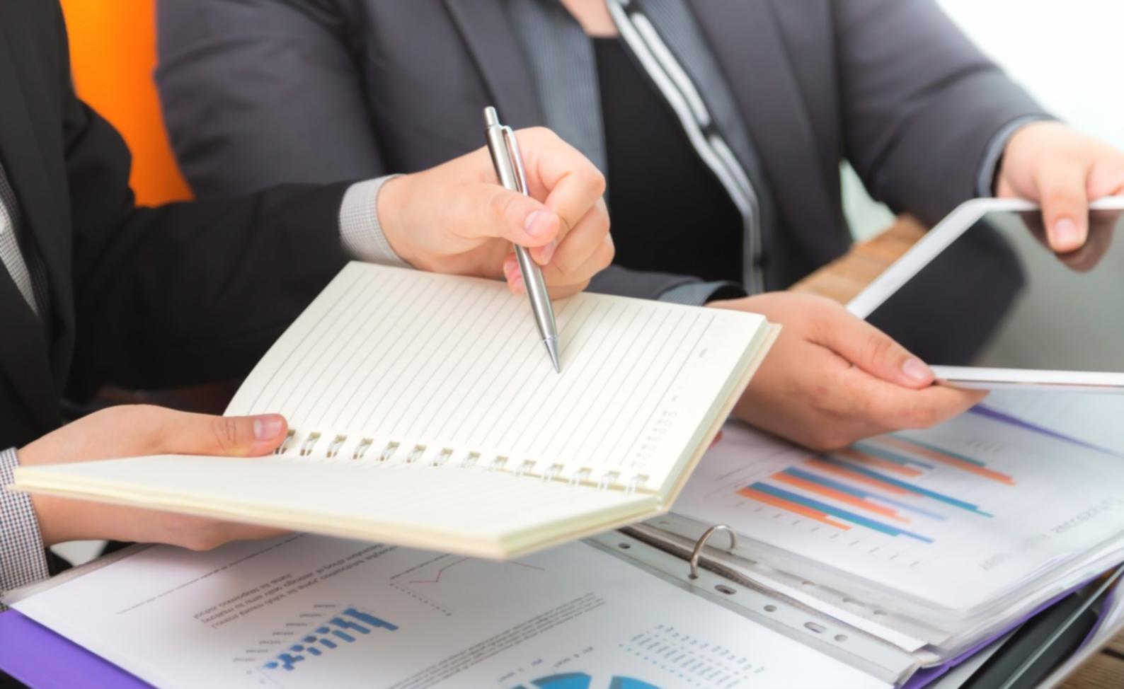 Analiză colaborativă de date business